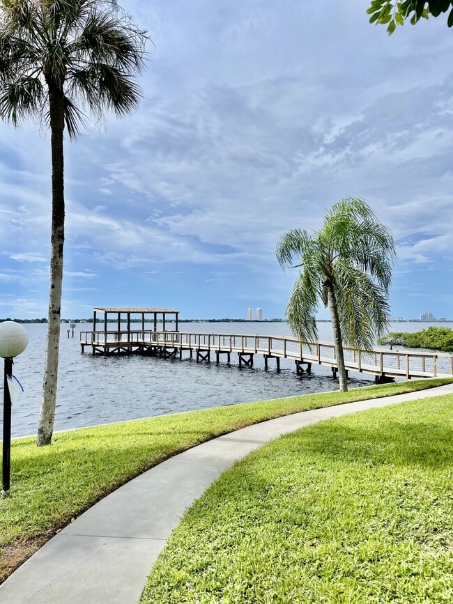 Building Photo - 15493 Admiralty Cir
