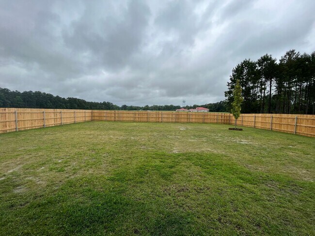 Building Photo - Welcome to Stateside!