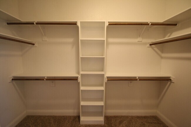 Building Photo - COMING SOON! 3BD/2BA Home in Benbrook | Vaulted Ceilings | Gourmet Kitchen | 2-Car Garage | Lands...