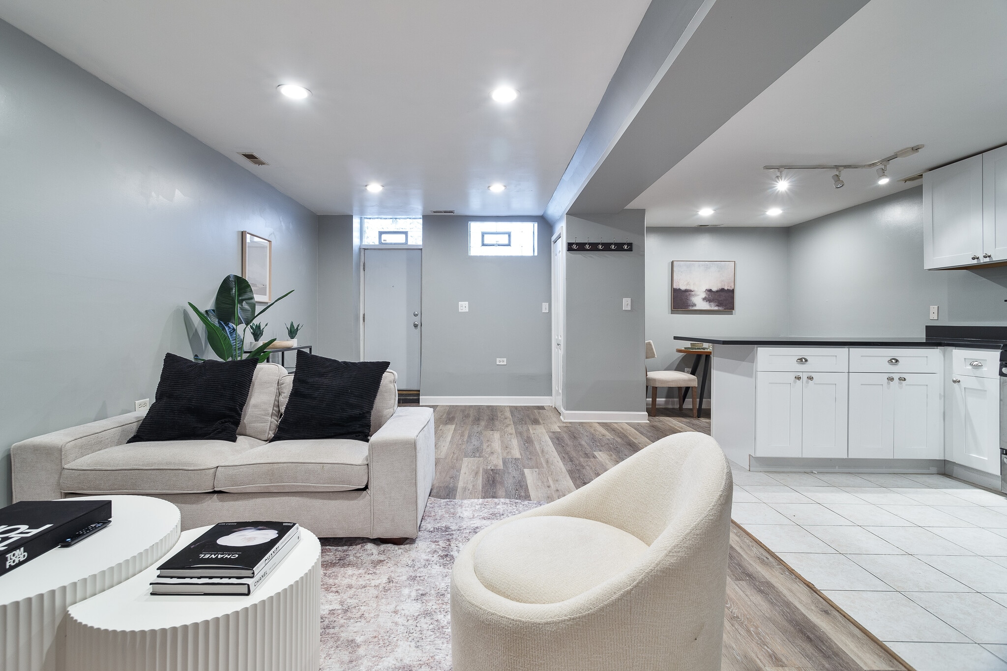 Building Photo - 3047 N Clybourn Ave