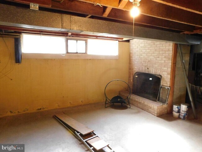 Building Photo - 1242 S Governors Ave