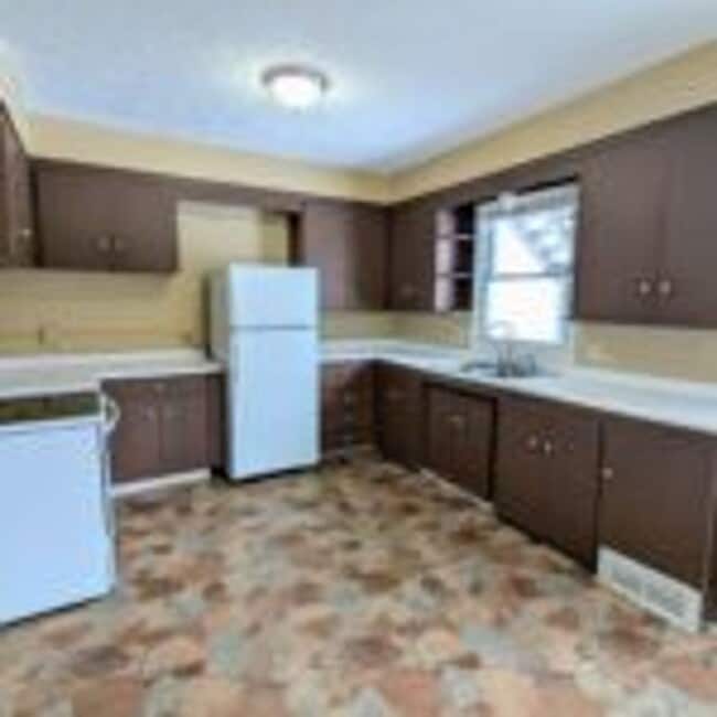 Building Photo - 2955 Exeter St