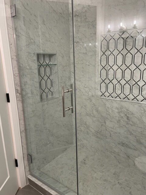 Master Bath - 1000 W Adams St