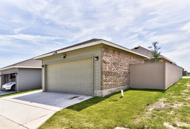 Building Photo - 17900 Papaveri Wy