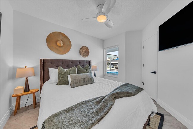 Building Photo - 3108 NE 42nd Ct