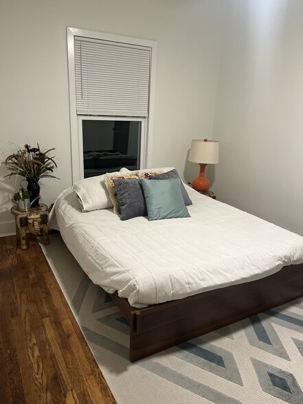 Bedroom 2 - 2559 E 5th Ave