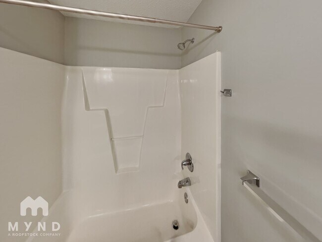 Building Photo - 2443 Hawk Ridge Dr