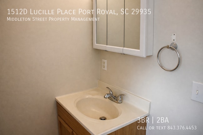 Building Photo - 1512D Lucille Place Port