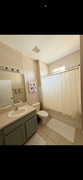 Second bathroom - 222 Bexley Dr