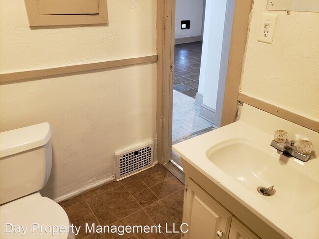 Building Photo - 1300 W Prospect Ave