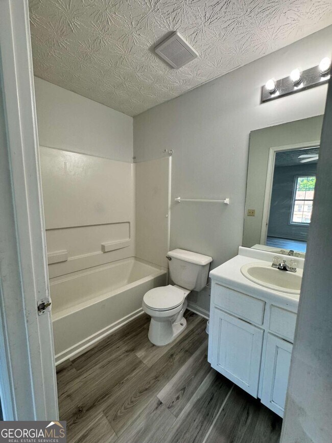 Building Photo - 75 Davis Mill Ct