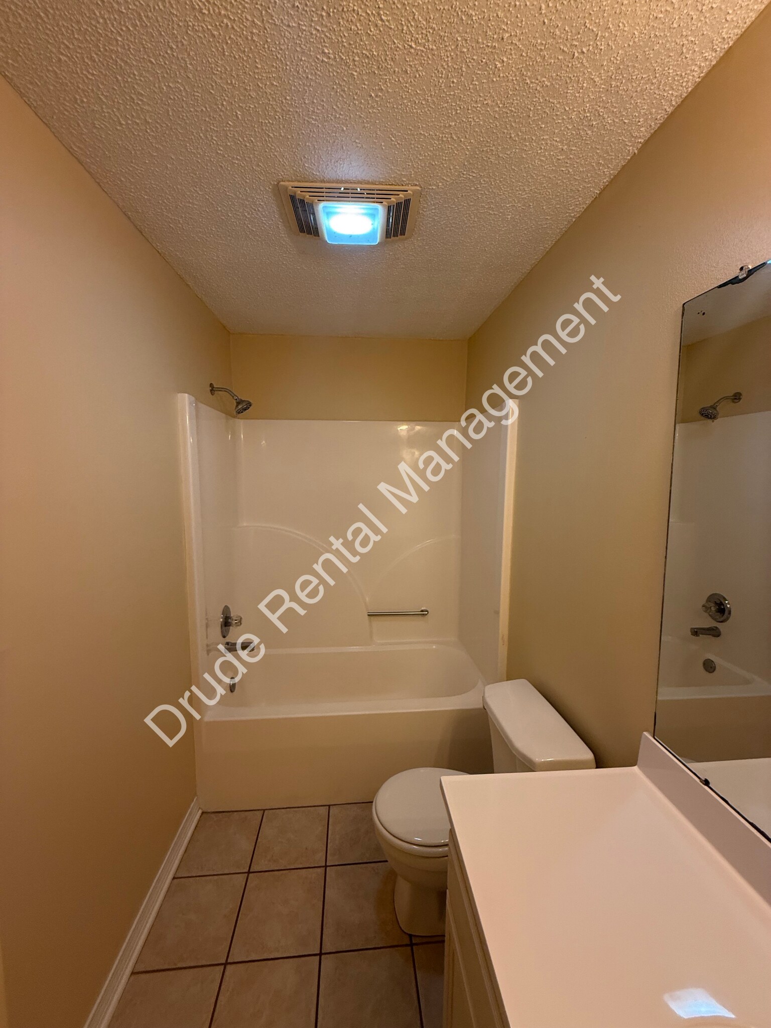 Building Photo - 508 Cedar Ln