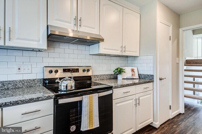 Building Photo - 5415 Helm Ct