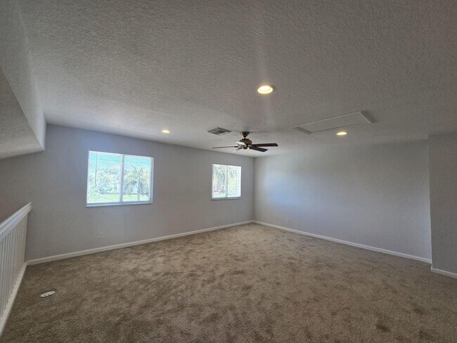 Building Photo - 9310 Silver Glen Way