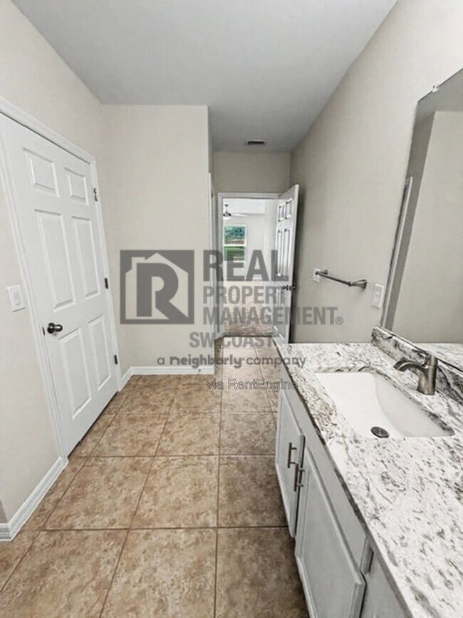 Building Photo - 7317 Mikasa Dr