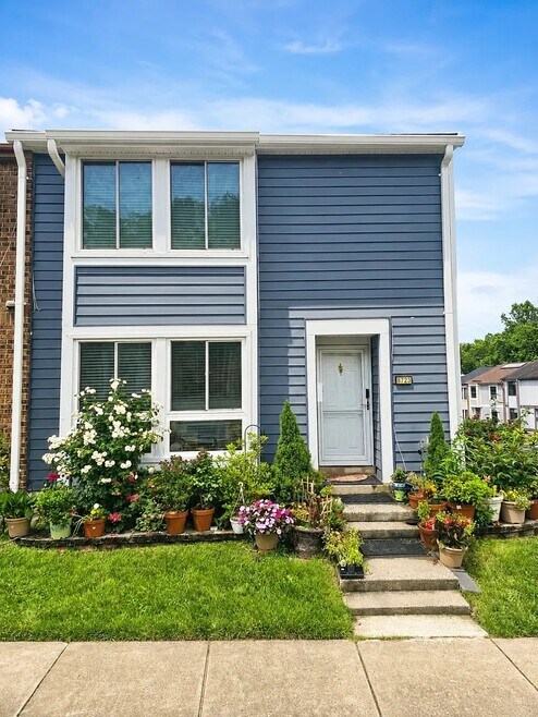 Building Photo - 8723 Ridge Hollow Ct