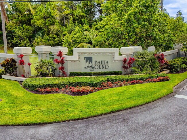 Building Photo - 8401 SE Ketch Ct