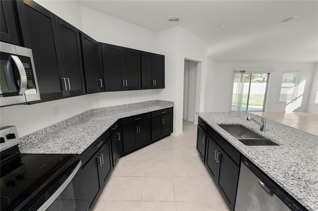 Building Photo - 2547 Zachary Taylor Wy