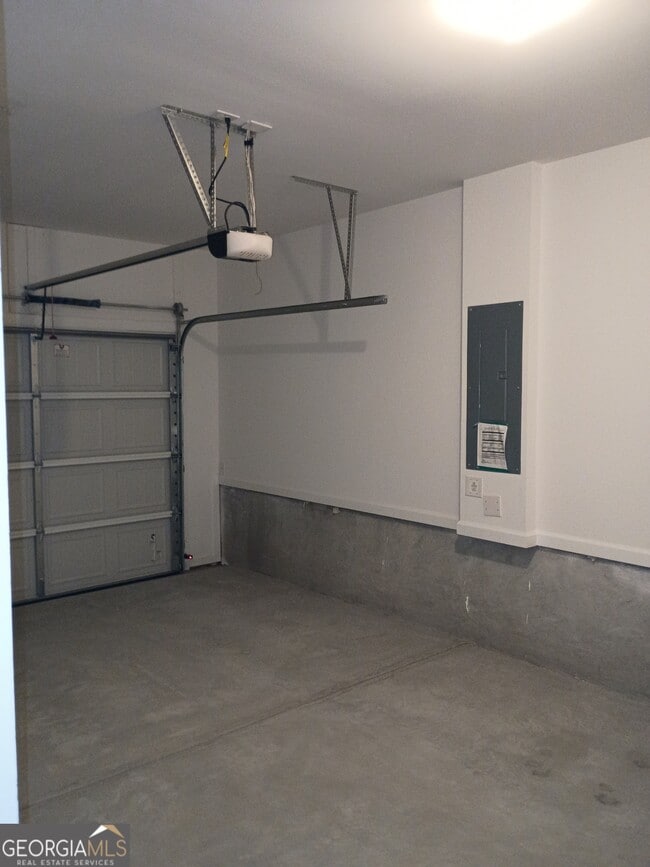 Building Photo - 236 Kenoot Dr