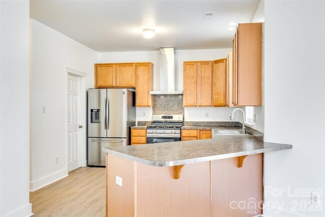 Building Photo - 3725 Planters Watch Dr