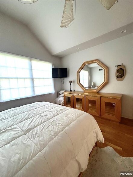 Building Photo - 302 Grand Ridge Dr