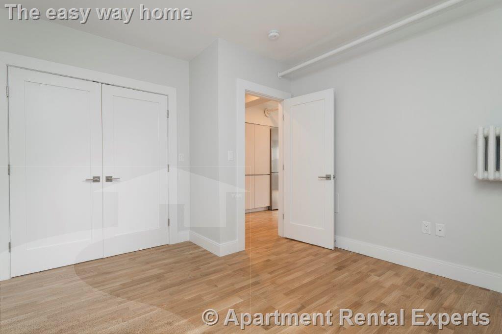 Building Photo - 123 Highland Ave