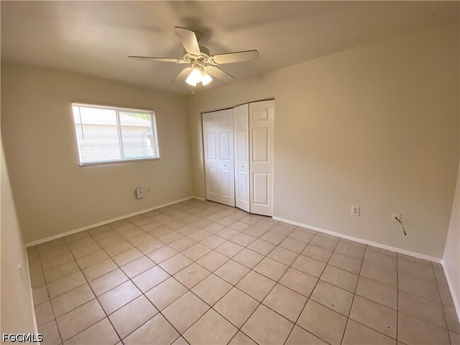 Building Photo - 622 SE 13th Pl