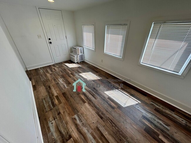 Building Photo - 612 1st Ave SW