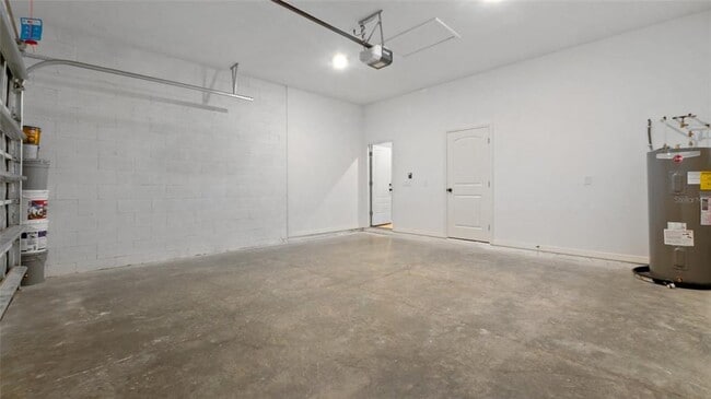 Building Photo - 13639 Begonia Cir