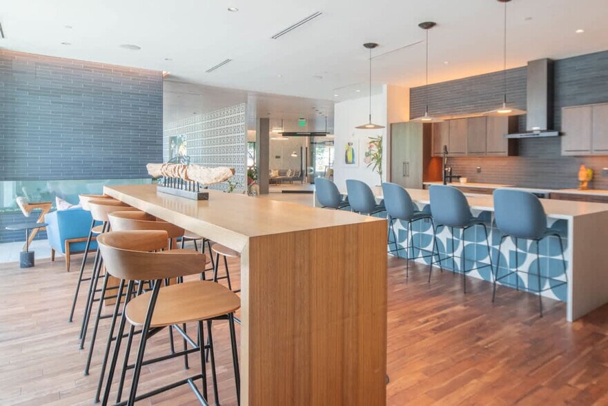 Building Photo - 701 W Rio Salado Pkwy