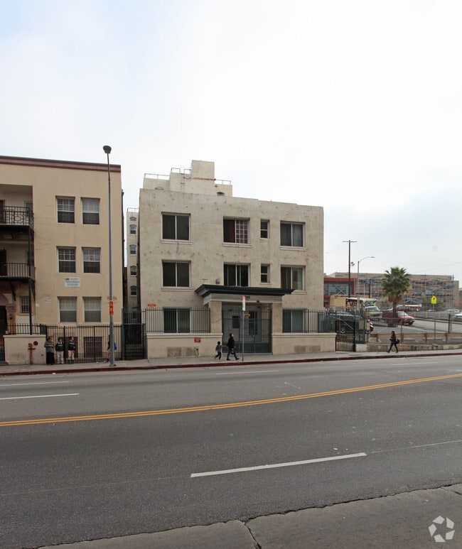 1241 - 1243 W 6th St - 1241-1243 W 6th St