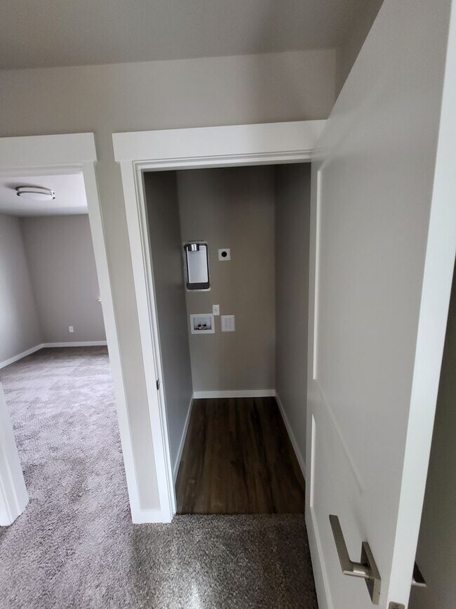 Building Photo - 61570 SE Lucia St