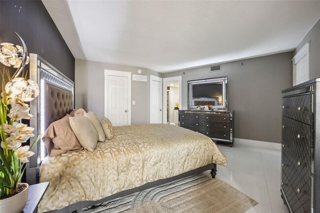 Building Photo - 3525 Sage Rd