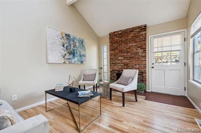 Building Photo - 2901 W Long Dr