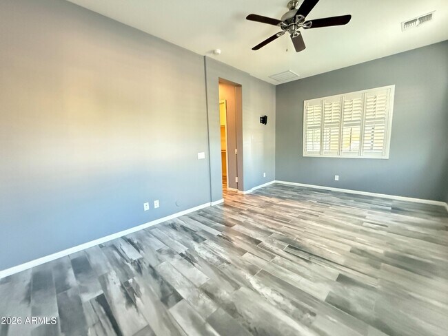 Building Photo - 20618 W Edgemont Ave