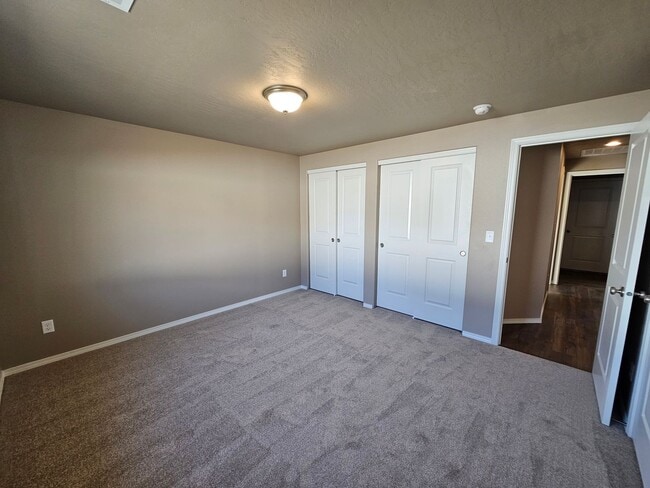 Building Photo - First month rent FREE with 12 month lease!