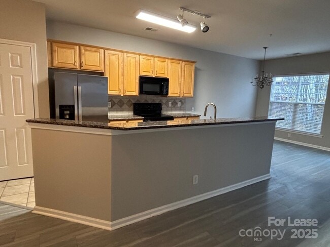 Building Photo - 14859 Santa Lucia Dr