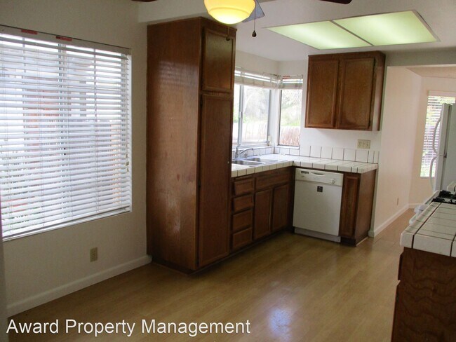 Building Photo - 4 br, 3 bath House - 1235 Manzana Way