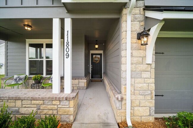 Building Photo - Stunning 3BR + Study in Prime Owasso/Colli...