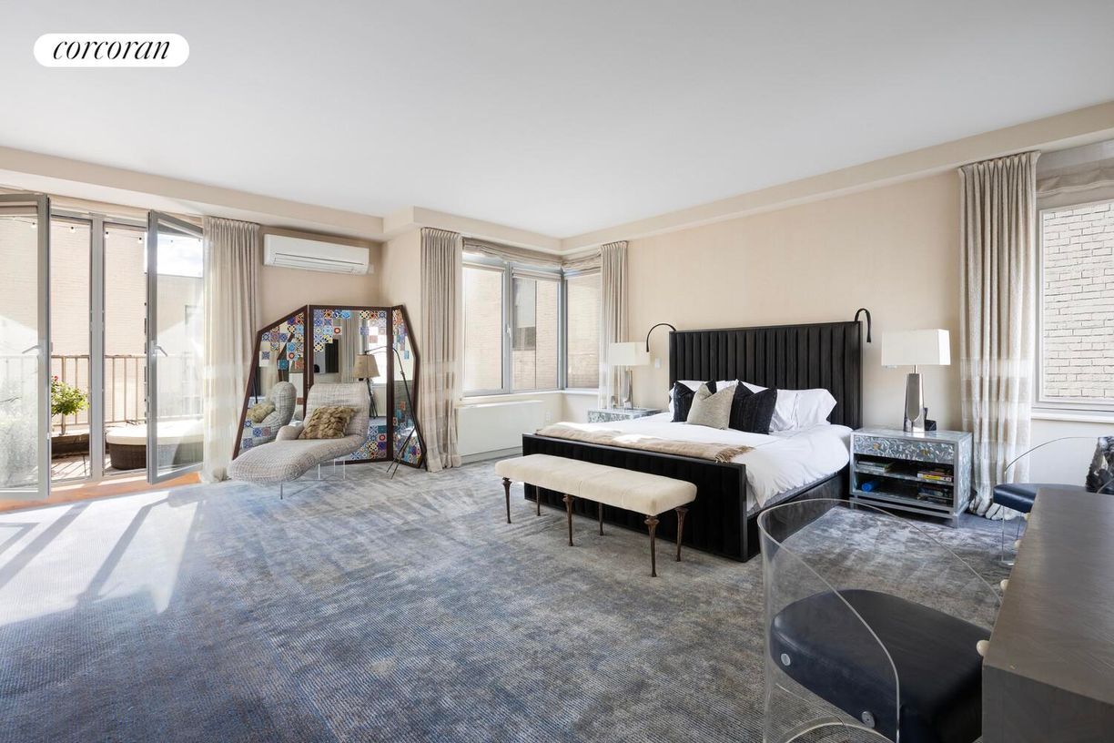 Building Photo - 224 W 18th St