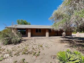 Building Photo - 7900 N Leonardo Da Vinci Way