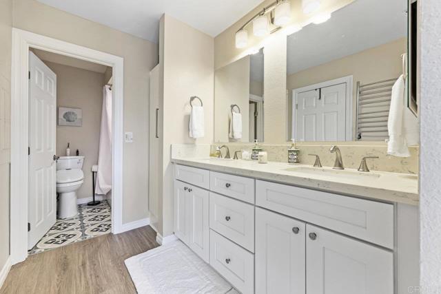 Building Photo - 2505 Navarra Dr