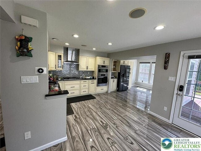 Building Photo - 112 Knollwood Dr