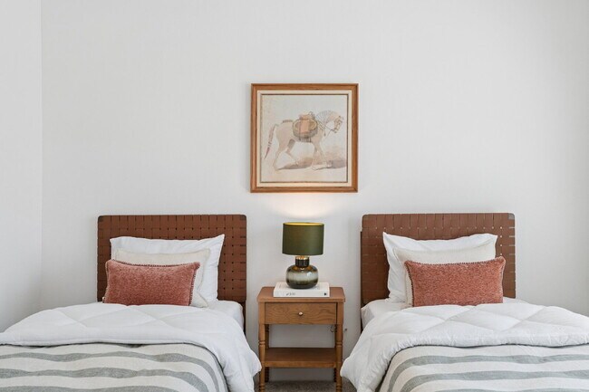 Building Photo - Fully Furnished Home in Broken Arrow