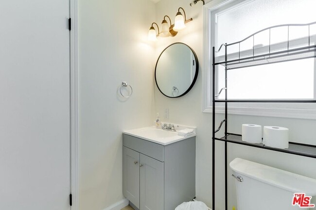 Building Photo - 11257 Collett Ave