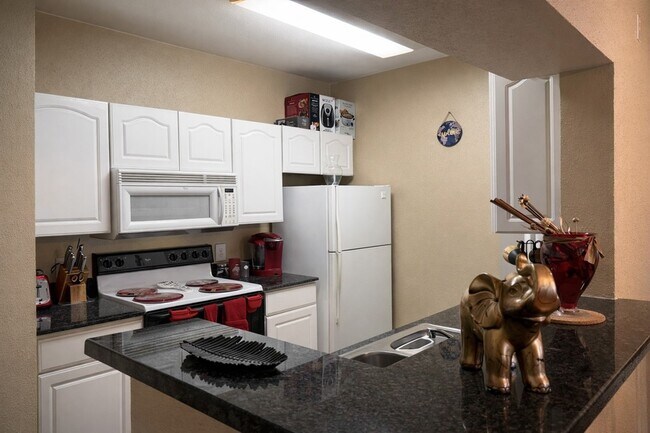 Building Photo - 1330 Old Spanish Trl