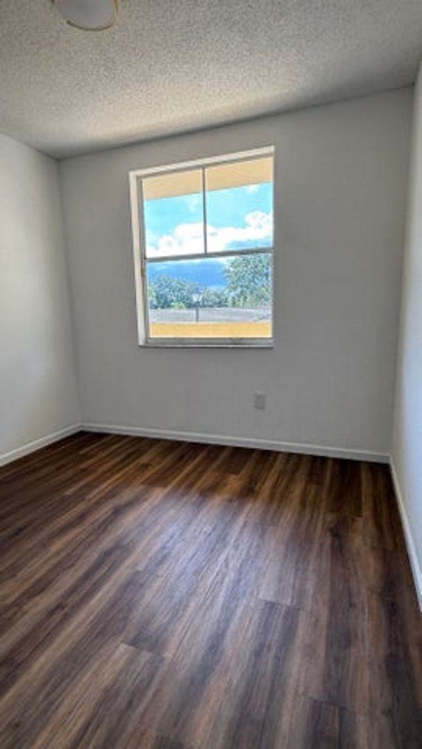 Building Photo - 2080 Greenview Shores Blvd