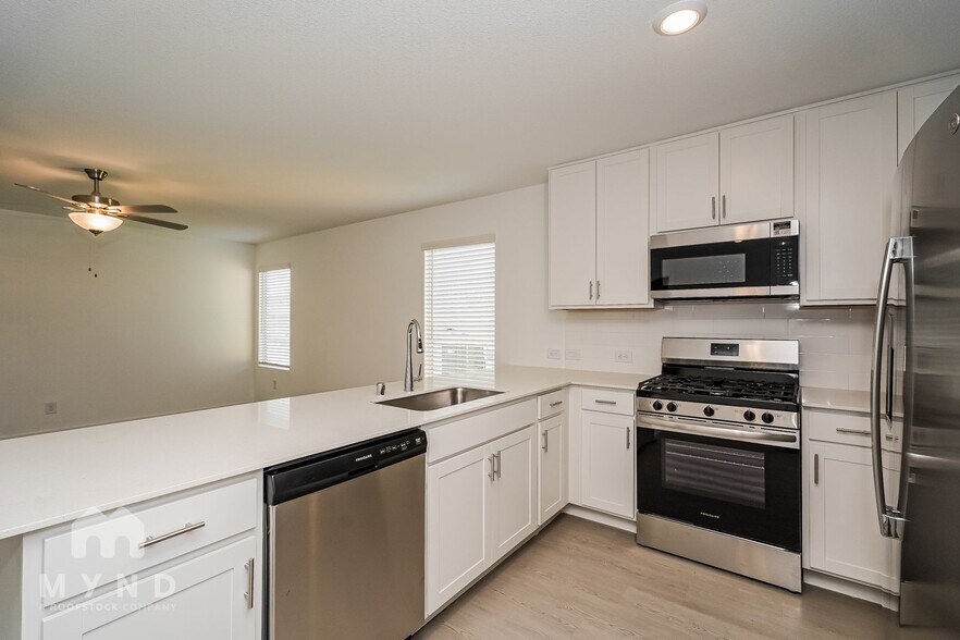 Building Photo - 2660 Mistwood Dr