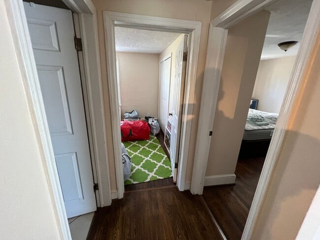 Building Photo - 4 bedroom in Cave Spring