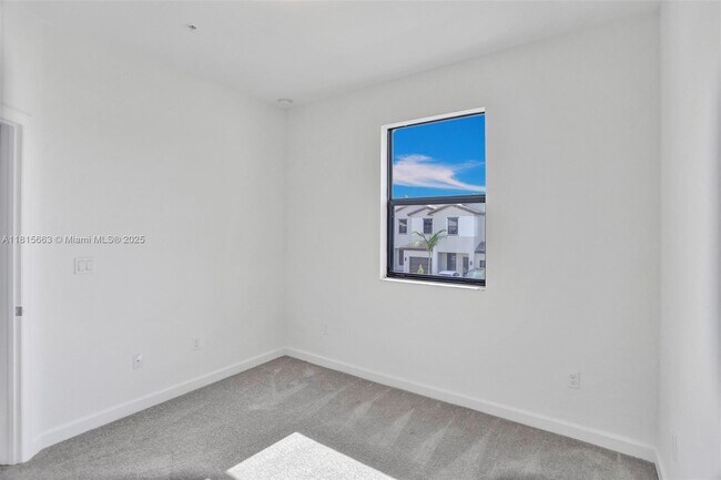 Building Photo - 252 SW 159th Terrace